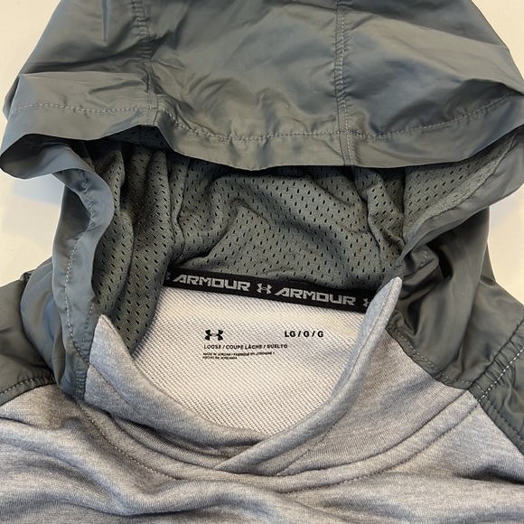 Under Armour short sleeve hoodie - Picture 2 of 4